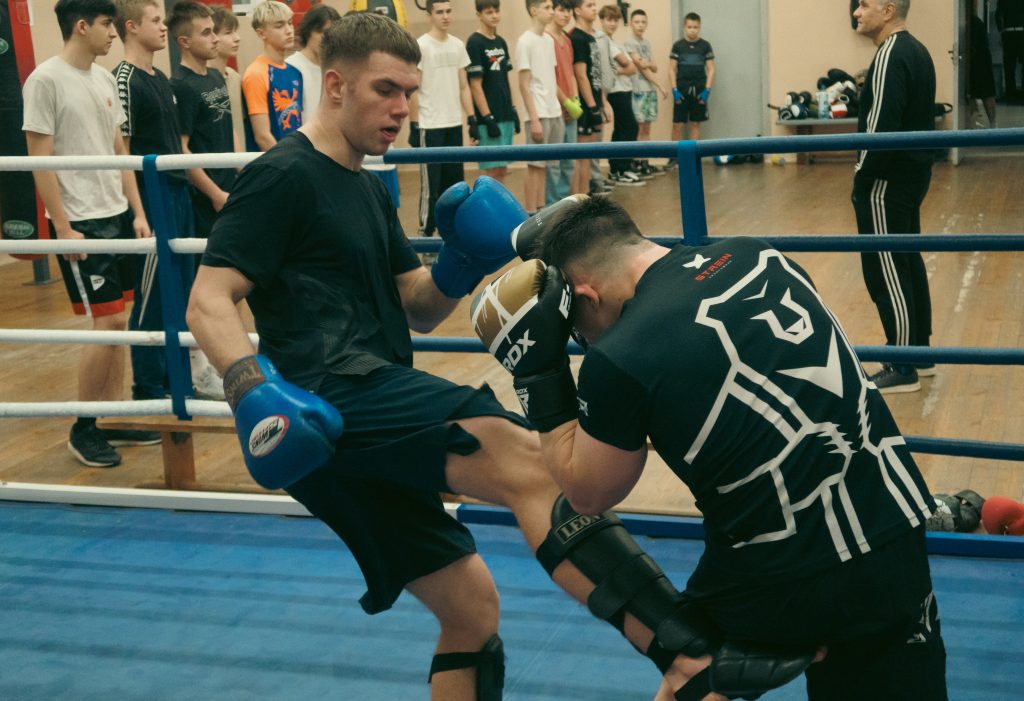 Команда по кикбоксингу ВМИ БГУМУ тренер Лис Анатолий Иванович