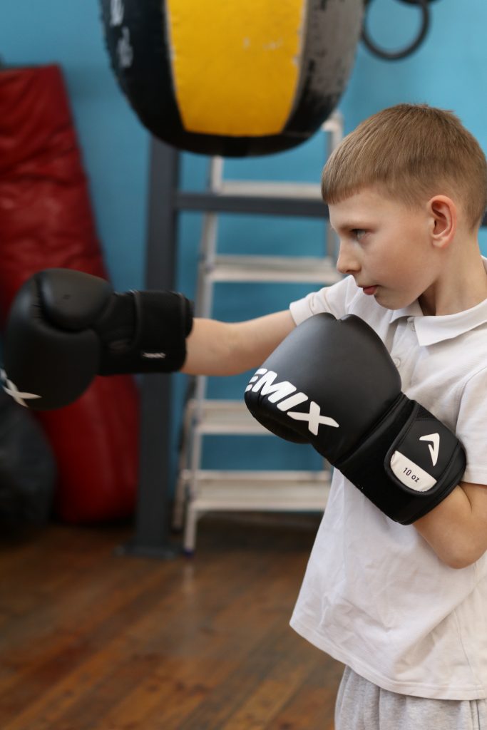 Детский бокс и кикбоксинг в Минске. Лучший зал бокса и кикбоксинга. Тренеры Лис Анатолий Иванович, Прескура Дмитрий Васильевич, Капский Сергей